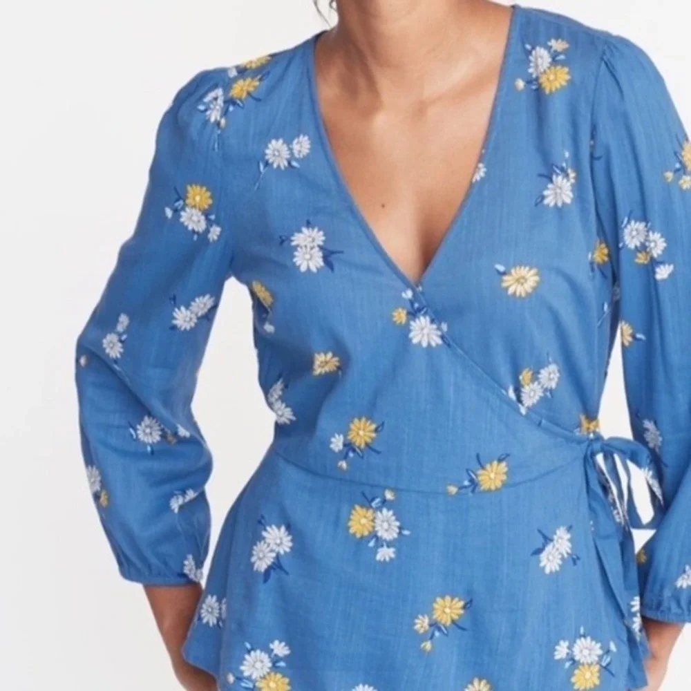 Old Navy Women Large Blue Floral Daisy Wrap Top V-Neck Long Sleeve Blouse NEW